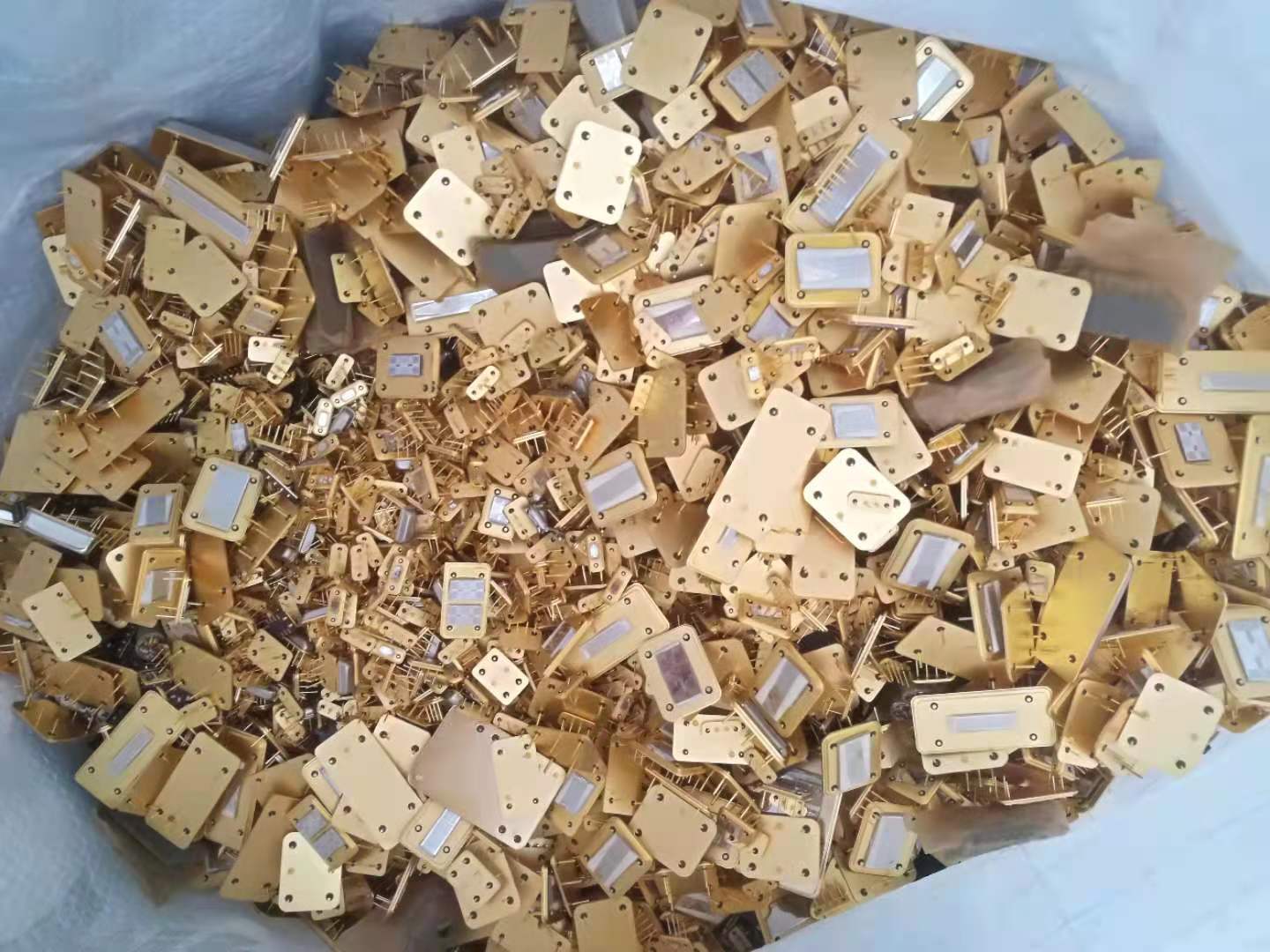 普潤貴金屬回收公司：專業(yè)回收鍍金廢料，為環(huán)保助力